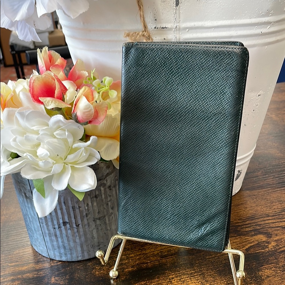 Louis Vuitton Green Taiga Long Wallet